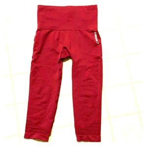 Gymshark High Waisted Crop in Beet Marl - M